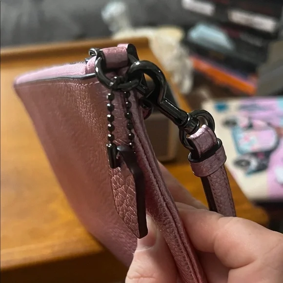 Coach Metallic Pink Wristlet NWOT - Picture 5 of 10